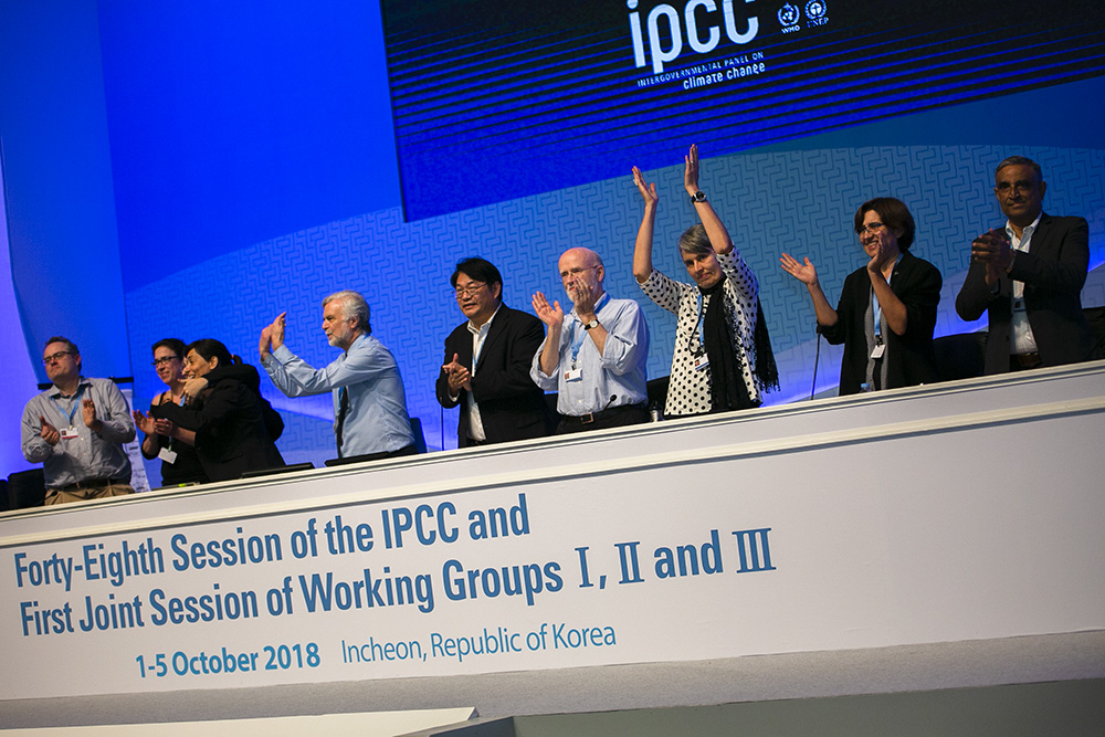 Experts React to Historic IPCC Report on Limiting Warming to 1.5°C