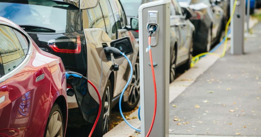 Image of electric vehicles charging while parked | Climate Nexus Polls